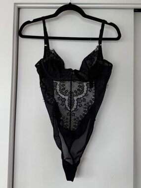 Babaton Lace Bodysuit